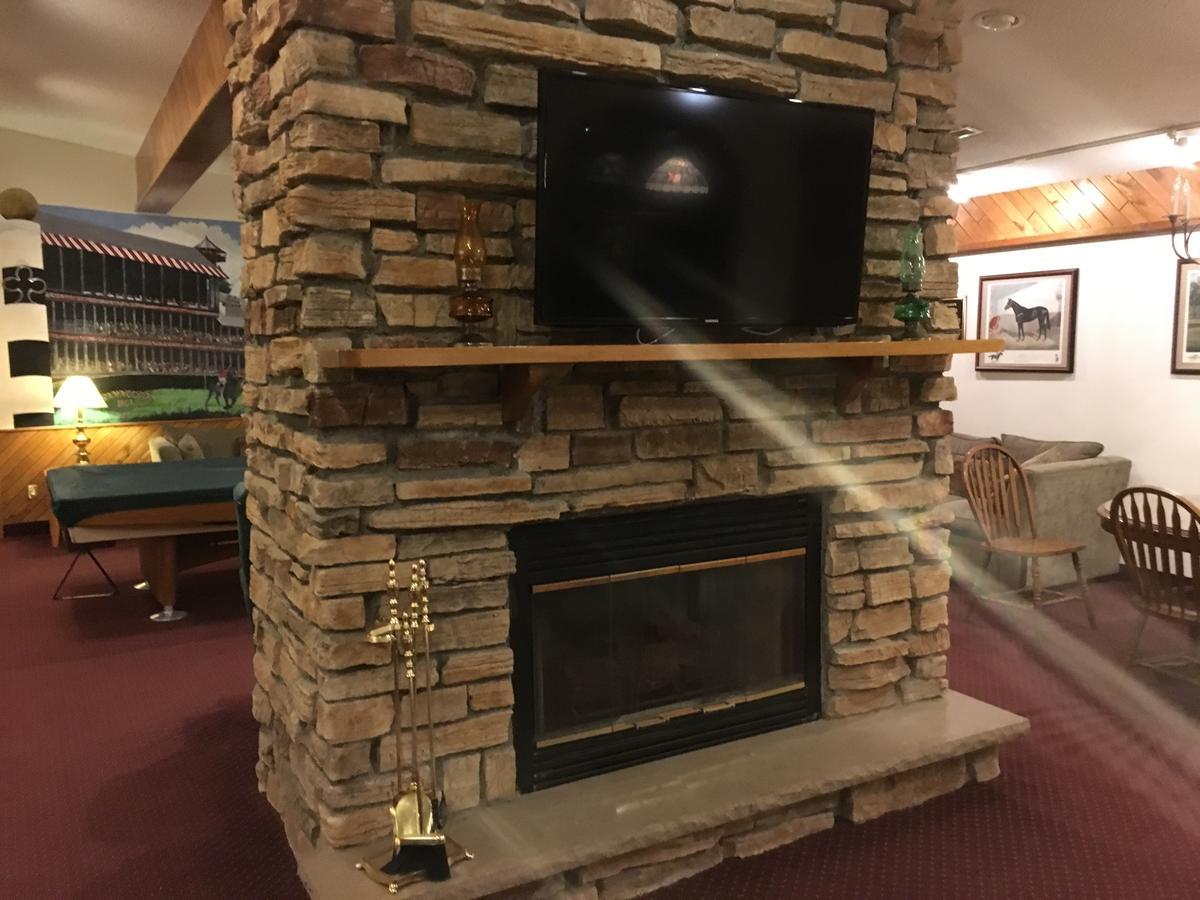 Landmark Motor Inn Glens Falls Eksteriør billede