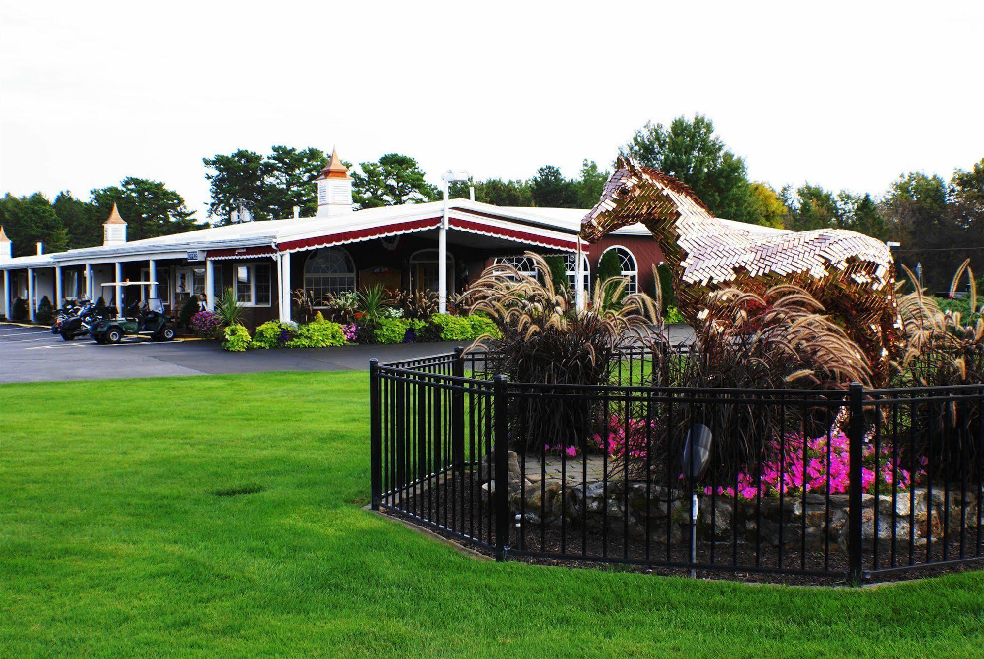 Landmark Motor Inn Glens Falls Eksteriør billede