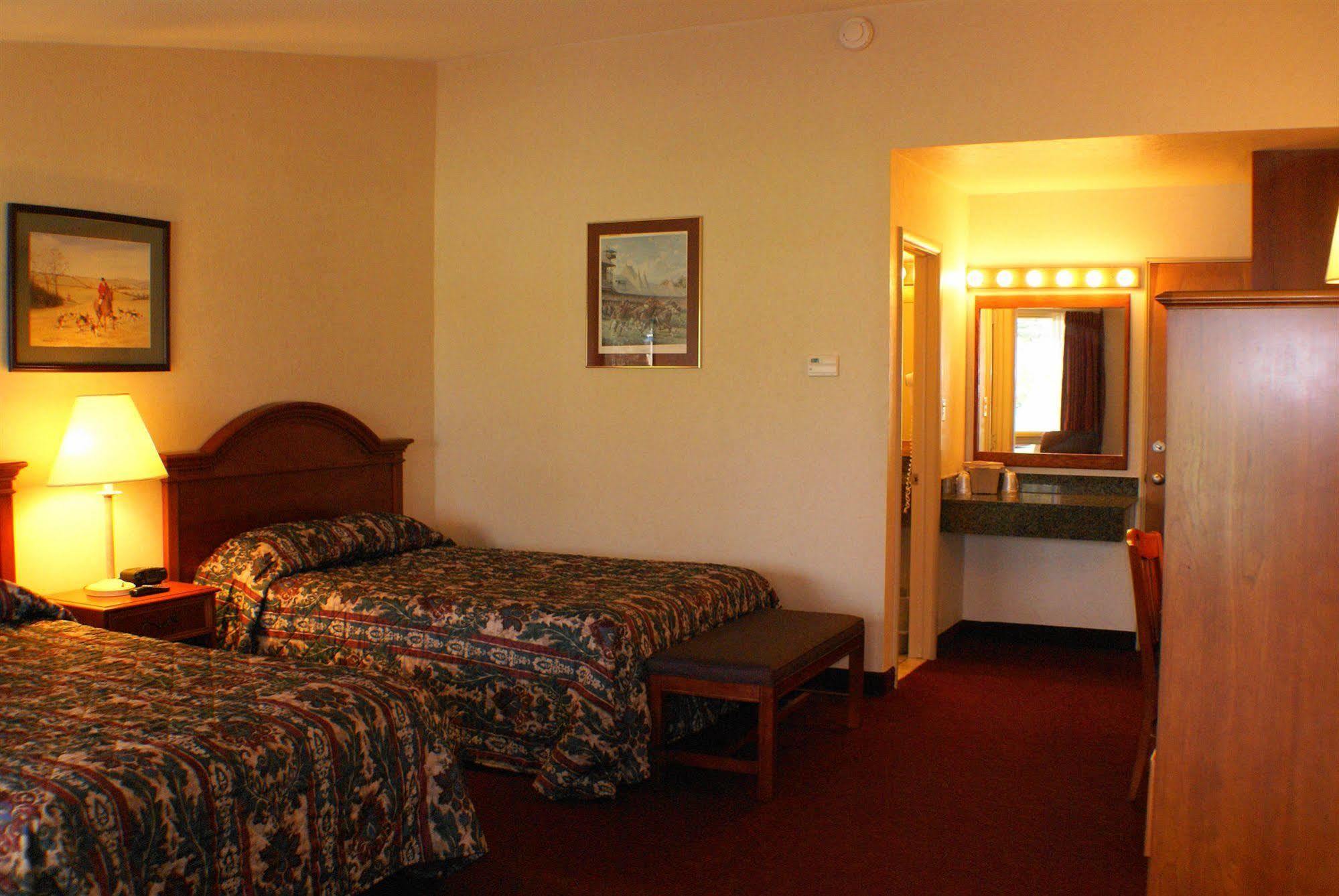 Landmark Motor Inn Glens Falls Eksteriør billede